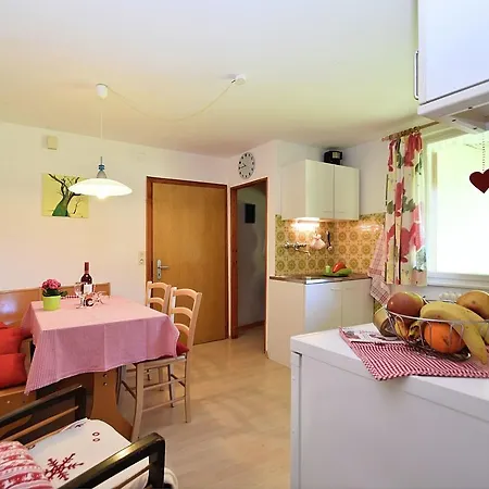Country-style Flat With Garden