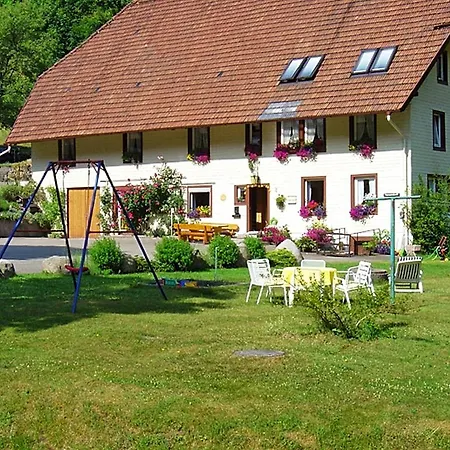 Country-style Flat With Garden Lägenhet
